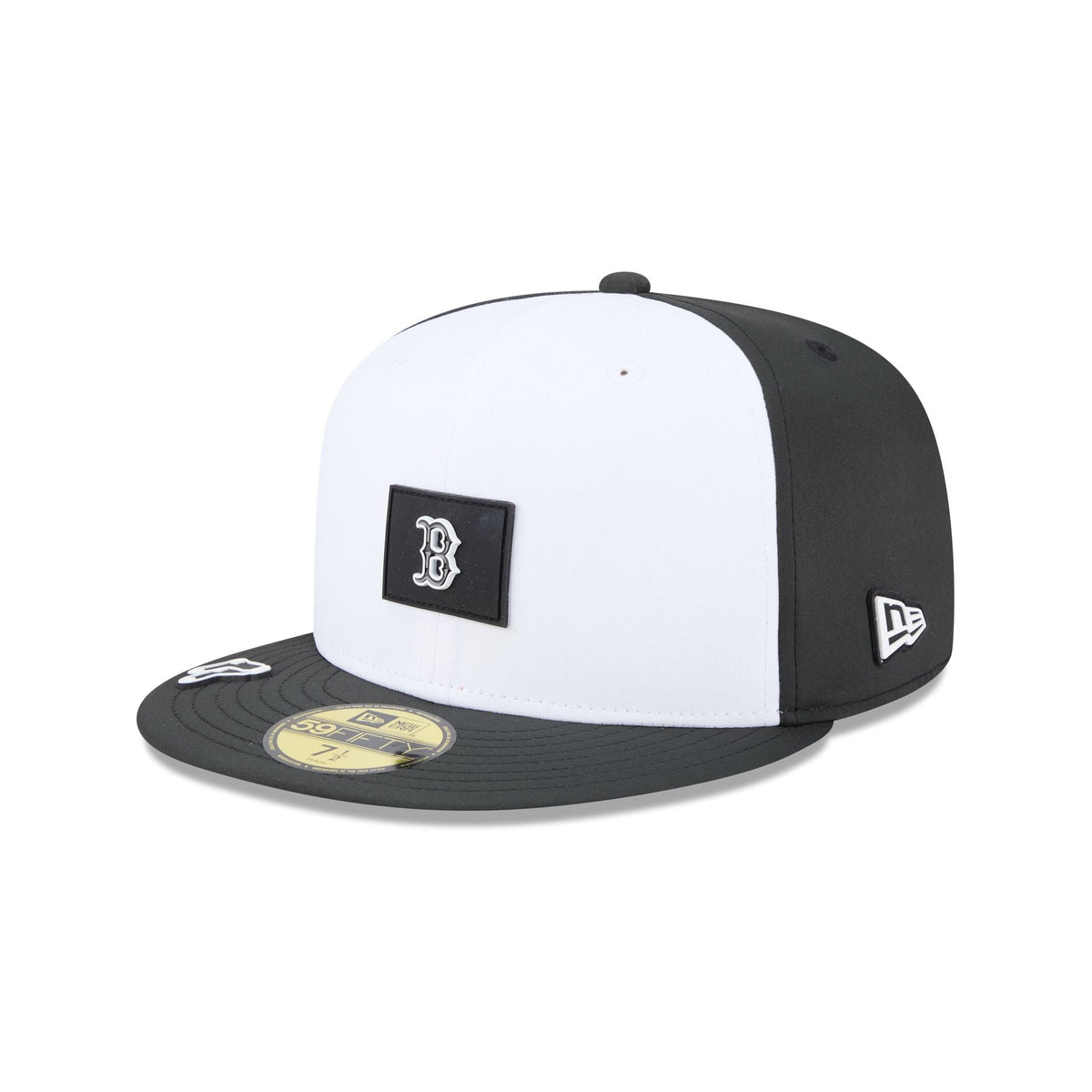 Boston Red Sox 2026 Clubhouse Black & White 59FIFTY Fitted Hat