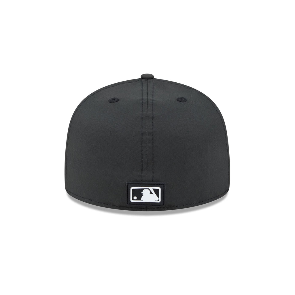 Boston Red Sox 2026 Clubhouse Black & White 59FIFTY Fitted Hat