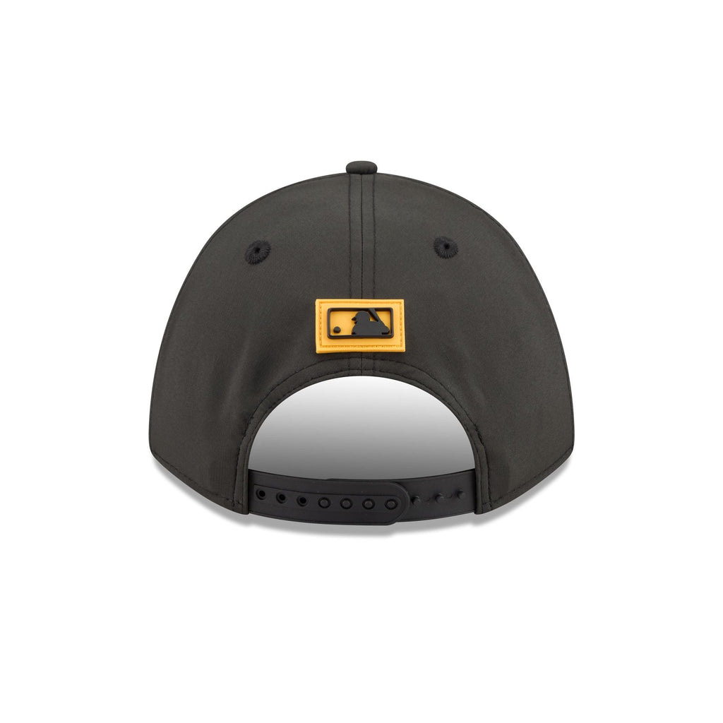 Pittsburgh Pirates 2026 Clubhouse 9FORTY M-Crown A-Frame Snapback Hat
