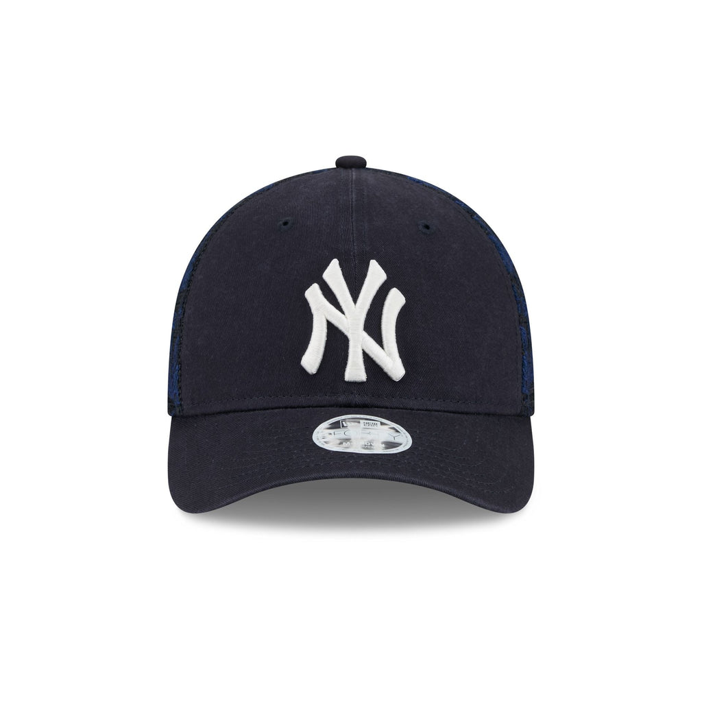 New York Yankees Floral Mesh Women's 9FORTY M-Crown Trucker Hat