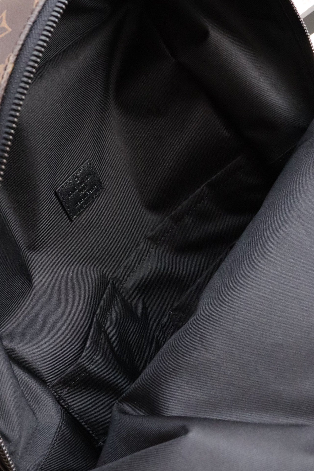 LV Backpack (Discovery Monogram)