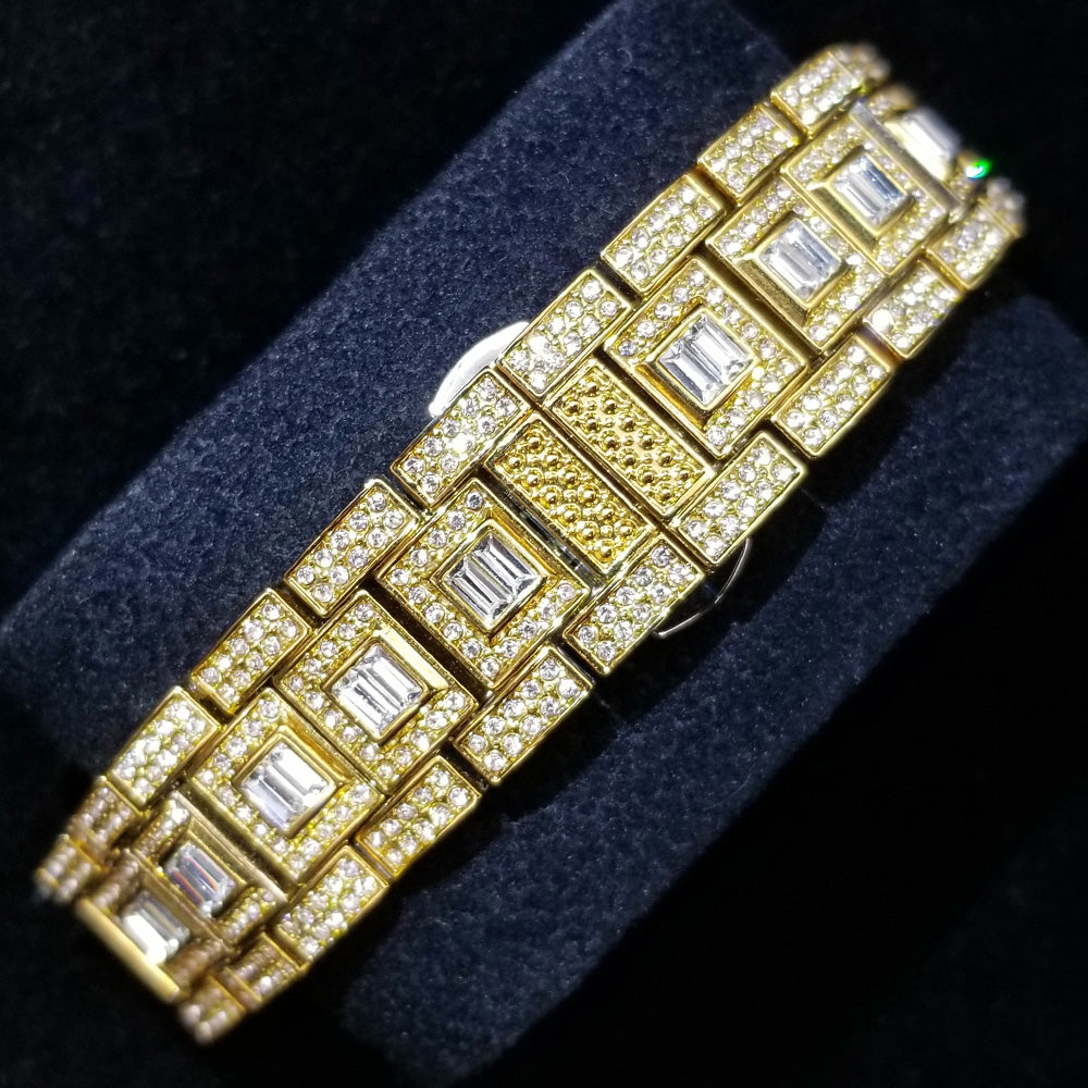 IL -Watch Timepiece with Full Diamonds in Luxury Gold. Waterproof